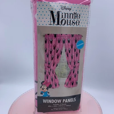 Paneles de ventana Disney Minnie Mouse 42”x63” rosa con diseño divertido orejas y lazos de ratón  Foto 1 de 4
