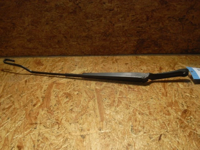 420055 Brazo limpiaparabrisas delantero derecho VW Golf IV Variant (1J) 1J1 955 409 A - Imagen 1 de 1