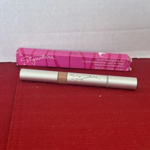 New In Box Mary Kay Signature Facial Highlighting Pen Shade 3 #002450 ~Full Size - Picture 1 of 4