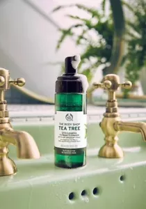 The Body Shop Tea Tree Skin Clearing Foaming Cleanser 150ml for Blemished Skin - Picture 1 of 24