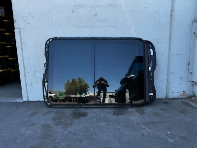 PANORAMIC SUNROOF SHADE GLASS COMPLETE PORSCHE CAYENNE (2011-2018) OEM - Image 1 of 4