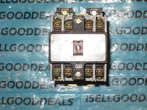 Relé de control industrial cuadrado D 8501-X0-40 GB 110/120V 8501X040 GB - Imagen 1 de 2