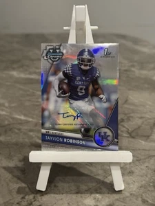 2023 Bowman University Chrome Tayvion Robinson Refractor Auto /499 - Bild 1 von 2