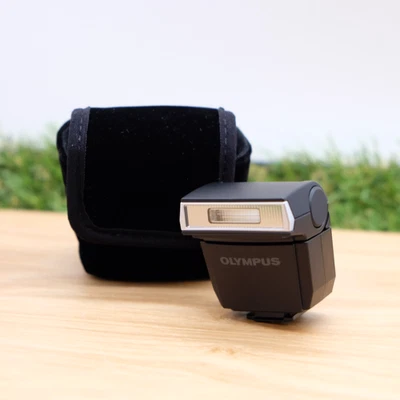 Olympus FL-LM3 Flash for E-M1 M5 M10 Mark II III Pen W/Case Japan [Mint] #1235B - Image 1 of 4