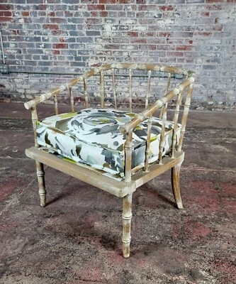 Silla con brazo de bañera de bambú sintético Gina Berschneider Foto 1 de 4