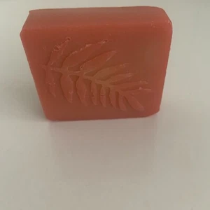 Hautaufhellende Seife für Tomaten, Honig und Kurkuma - Bild 1 von 5