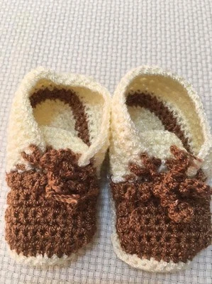 Ручной работы мягкая подошва крючком Baby мальчика новорожденного туфли бежевый коричневый ручной работы ботинки - Изображение 1 из 3