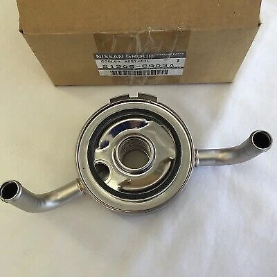 Enfriador de aceite de motor Nissan Infiniti genuino FX35 G35 M35 21305-CG03A Foto 1 de 2
