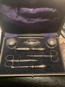 Kit forbici e manicure in argento sterling timbrato 1900 set 7 pezzi di WJM & Co. - Foto 1 di 12