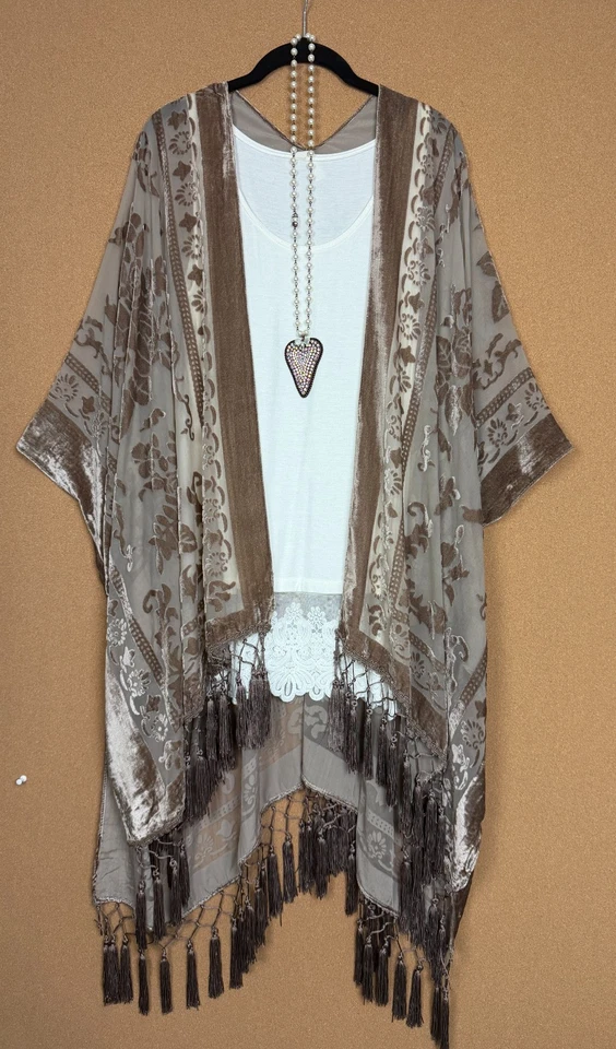 Cardigã espanador plus size boho hippie floral étnico veludo burnout quimono borla - Imagem 1 de 4