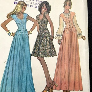 Vintage 70er Jahre ungeschnittenes Kleid Muster lang Maxi knielang Brust 32,5" Sommer Herbst - Bild 1 von 3