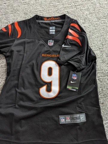 Cincinnati Bengals Joe Burrow youth stitched jerseys size LARGE Cover