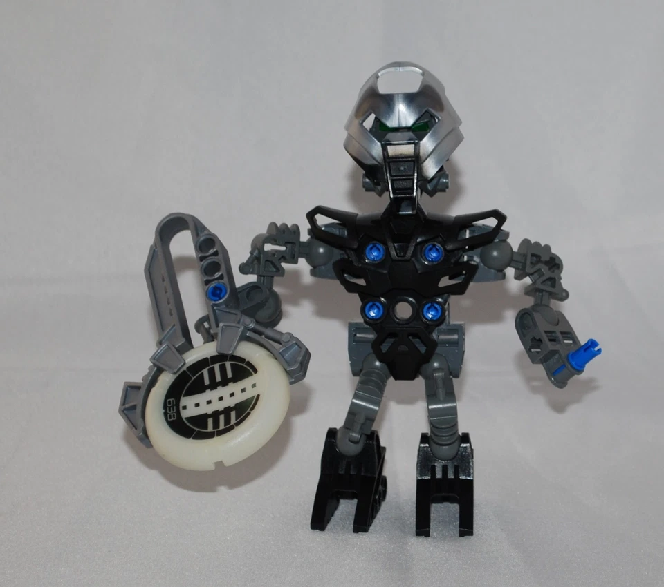 Boneco completo Lego Bionicle Matoran Tehutti (8609) - Imagem 1 de 1