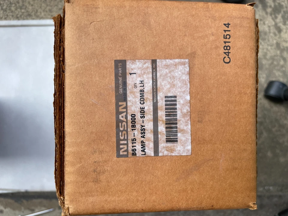 Genuine Turn Signal Park Light Lamp Assembly For Nissan Quest B6115-1B000 - Image 1 of 1