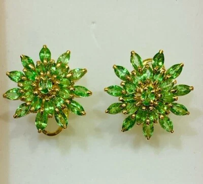 12K Solid Yellow Gold Shaped Star Earring With Natural Marquis Peridot 4.30GM - Image 1 of 4