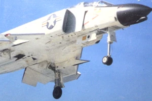 SEALED VHS Tape Modern Combat Aircraft 3 Phantom 2 UK 1987 - Imagen 1 de 5