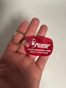 De colección American Car Care Centers Jack Rogers Llavero Neumático Cremallera Tirar Llavero Rojo Difícil de Encontrar - Imagen 1 de 2