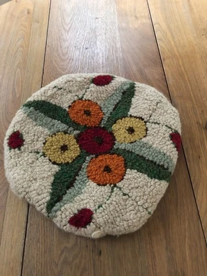 Funda Silla Redonda Floral Multicolor Enganchada a Mano Vintage Foto 1 de 2