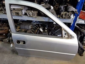 PORTA ANTERIORE DESTRA OPEL VECTRA (99-02) - Picture 1 of 1