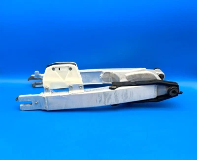 Honda XR400 XR400R 1996-2004 OEM BASCULANTE suspensión trasera horquilla soporte de rueda Foto 1 de 4