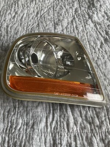 OEM 2002-2004 Ford F-150 Front Right Hand Side Parking Light Lamp Assembly - Bild 1 von 6