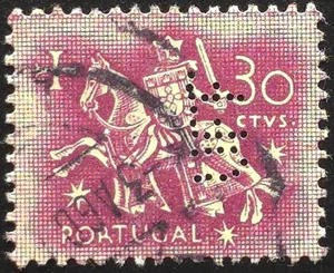 Portugal - 1943 Scott 657 30 Centavos Carmine Cavaleiro Knight UFF PERFIN - Bild 1 von 3