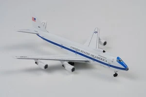 Dragon Models 1/400 E-4B #75-0125 USAF 55th W, 1st ACCS - Picture 1 of 2