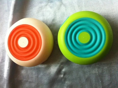 A146 Tupperware Flexitwin contenitore per pane rotondo Maxitwin verde minitwin mini-twins arancione - Immagine 1 di 4