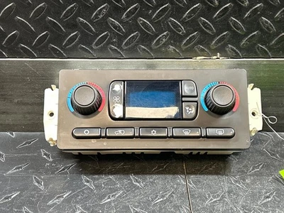 06-09 Controles de calefacción TrailBlazer 15845093 delanteros automáticos (opcional CJ2) Foto 1 de 3