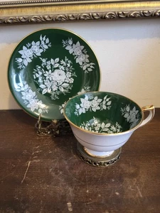 Aynsley England Porcelain Tea Cup And Saucer Dark Green Flowers Roses - Imagen 1 de 9