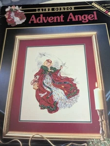 1993 Dimensions Cross Stitch ANGEL OF CHRISTMAS - Picture 1 of 1