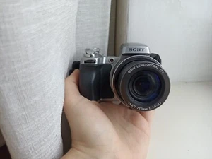 š„Sony Cyber-shot DSC-H1 Silver 5.1MP digital compact cameraš„WORKing FULL SETš„ - Picture 1 of 7