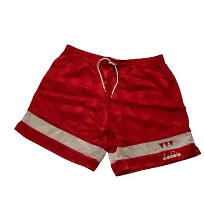 Pantalones Cortos de Fútbol DIADORA De Colección Rojo y Blanco 100% Nylon Brillante Talla Hombre’s Pequeña Foto 1 de 4