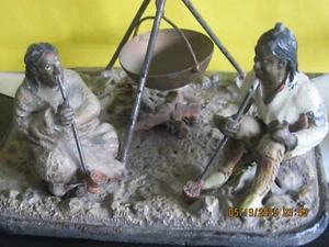 2 Pipa Native AmericaN BRAVES BY THE FIRE PEZZO DA FUMO DIPINTA A FREDDO - Foto 1 di 6