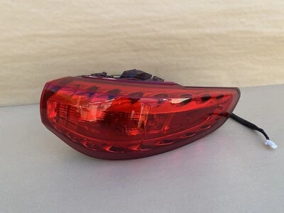 Infiniti FX35 FX50 QX70 2009-2017 OEM lado del pasajero derecho luz trasera LED exterior Foto 1 de 4