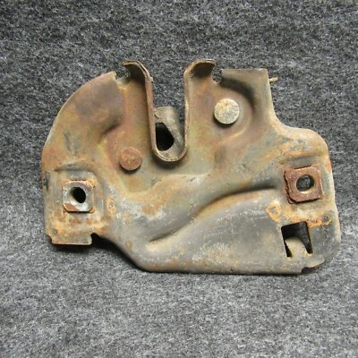 1978-1987 Oldsmobile Cutlass Salon 4dr Sedan Hood Latch Mechanism OEM 61321 - Image 1 of 4