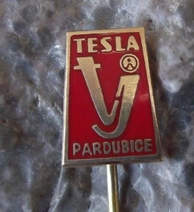 Vintage Tesla Pardubice Magnetic Tape Player Recording Device Maker Pin Badge - Picture 1 of 9