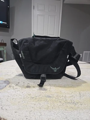 Osprey Flap Jack Courier Bandolera 20L Negro Usado Foto 1 de 4