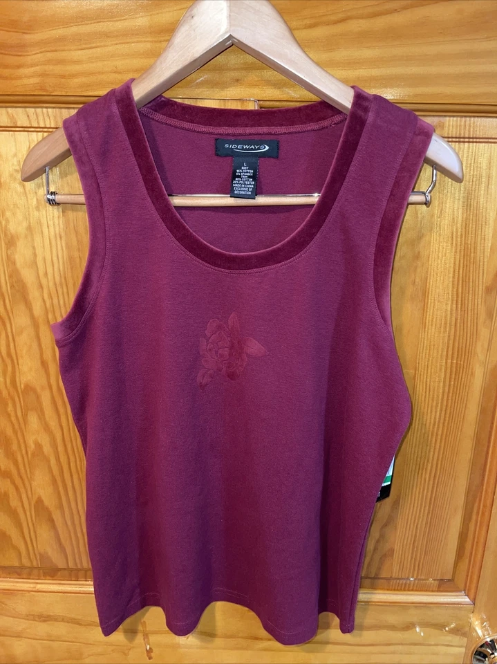 Camiseta sin mangas Sideways para mujer talla grande roja terciopelo rosas sin mangas floral nueva con etiquetas Foto 1 de 4