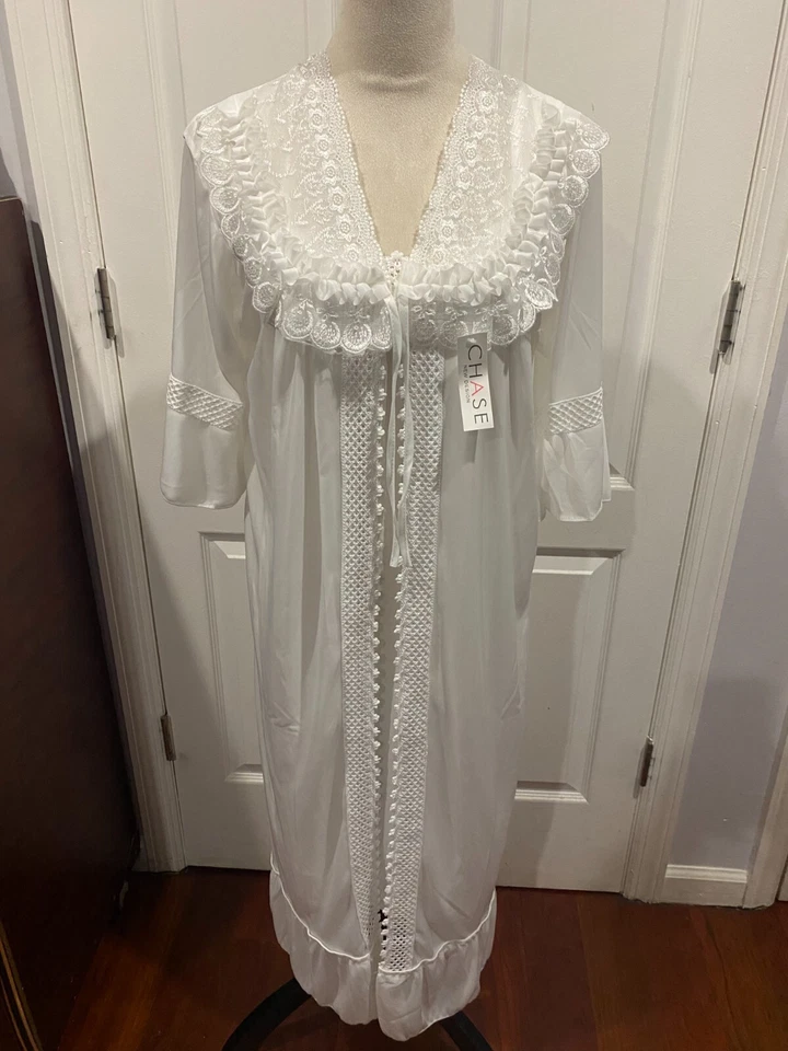 Silky Sleeveless Nightgown w/Robe Embroidery Lace Floral Design White Size XL - Image 1 of 4