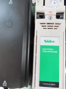 Convertidor de frecuencia Control Techniques NIDEC Unidrive M701 M701-064 00470A 22/30kW - Imagen 1 de 8