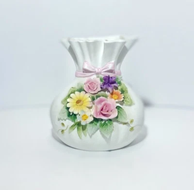 Vintage Easter Lefton Porcelain Spring Vase w/  Flowers and Gold Trim KW4732 - Image 1 of 4