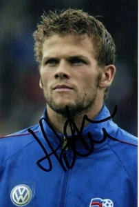 ICELAND, CHARLTON & PORTSMOUTH: HERMANN HREIDARSSON SIGNED 6x4 ACTION PHOTO+COA - Picture 1 of 1
