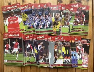 Arsenal Home Programmes 2003/04 - Selecciona en el menú desplegable - Invincible - Imagen 1 de 1