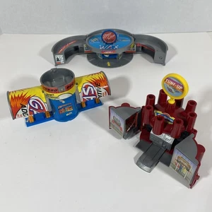 Galoob Micro Machines 1989 Forniture Auto Segrete LOTTO di 3. Cera per auto, additivo gas - Foto 1 di 9
