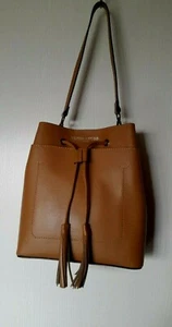VICTOR&HUGO NAHIA TASCHE EIMER SCHULTERTASCHE RINDSLEDER CAMEL UVP 359€ - Bild 1 von 12