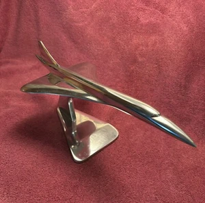 DESKTOP SUPER SONIC TRANSPORT MODEL W/ STAND, POLISHED ALUMINUM 18” LONG - Picture 1 of 9