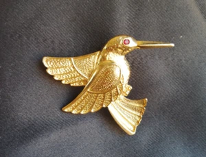 Vintage goldfarbene Kolibri Brosche mit rotem Strass Auge Geschenk Sammler - Bild 1 von 8
