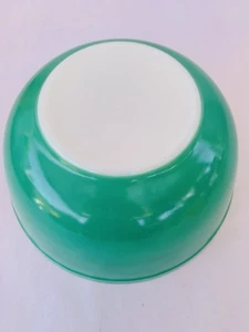 Vtg Pyrex Green Bowl #403 2.5 Qt - Picture 1 of 6