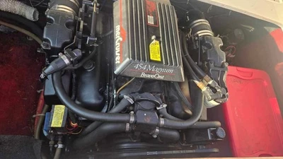 Freshwater MerCruiser 454 Magnum 365hp Complete Engine - Image 1 of 4